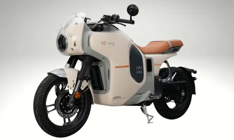 Quyết tâm không để bị tụt lại phía sau, Honda phát triển mẫu xe điện có thể thay pin tại trạm sạc dễ dàng như đi đổ xăng