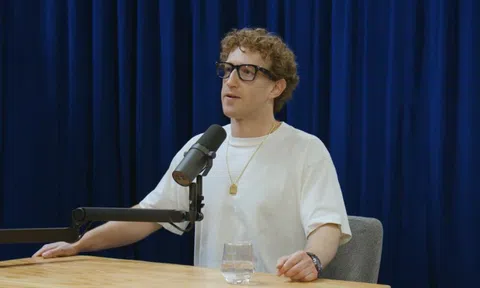 Mark Zuckerberg tự nhận là 'người vụng về'