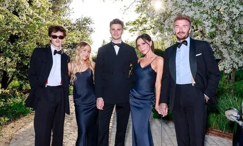 David Beckham đón tuổi mới bên gia đình và dàn sao