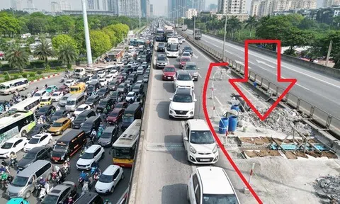 Hà Nội: Đường trên cao Vành đai 3 tiếp tục ùn tắc