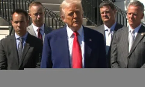 Ông Trump chỉ đích danh Apple