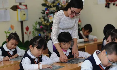 Quy định mới về chế độ trả lương dạy thêm của giáo viên