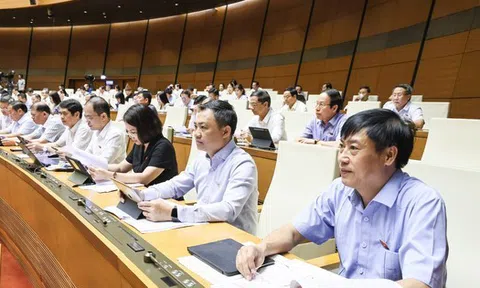 Xem xét, quyết định về ngày bầu cử, rút ngắn nhiệm kỳ Quốc hội