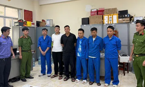 Hình ảnh bắt chủ tịch một phường ở Đồng Nai và các thuộc cấp