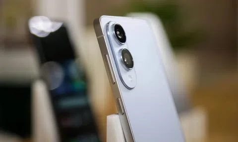 Đây là chiếc Galaxy S mỏng nhất của Samsung