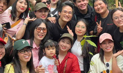 Hà Anh Tuấn, rapper Đen trồng cây cùng khán giả