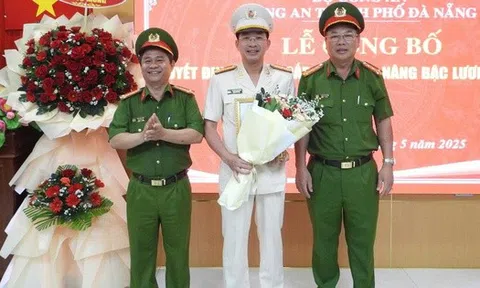 Thăng hàm trước hạn với lãnh đạo phụ trách Công an Đà Nẵng