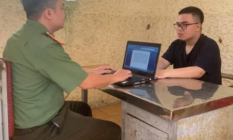 Bắt tạm giam sinh viên tài năng Trần Quang Huy