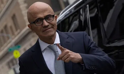 CEO Microsoft dùng chatbot thay podcast