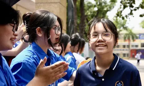 Lo chấm Ngữ văn cảm tính, vênh điểm, Giám đốc Sở GD&ĐT Hà Nội trấn an thế nào?