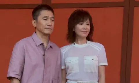 Lương Triều Vỹ bẽn lẽn bên Lưu Gia Linh
