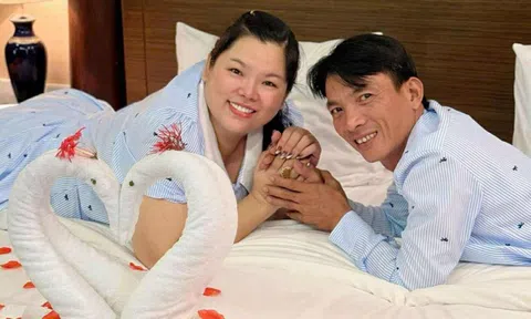 Tuyền Mập cùng chồng kỷ niệm 10 năm cưới