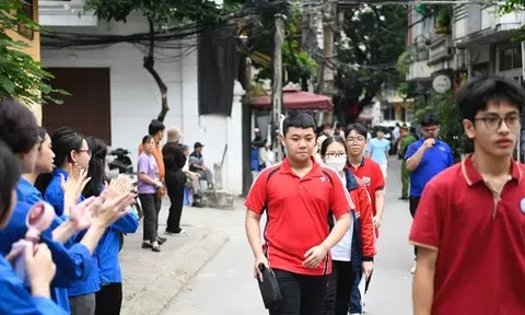 Thủ khoa trường THPT chuyên Hà Nội đạt mức điểm cao nhất lên tới 48 điểm