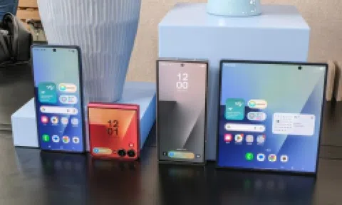 Samsung làm mỏng smartphone gập, mang AI lên đồng hồ