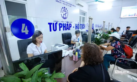 Chấn chỉnh tình trạng "cò làm giấy tờ" tại Trung tâm phục vụ hành chính công