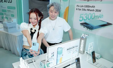 'Sạc pin tâm hồn' với smartphone Honor X6c giữa lòng thành phố