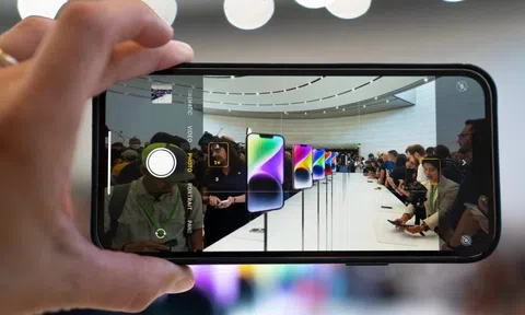 Bí ẩn tiếng chụp ảnh trên iPhone Nhật